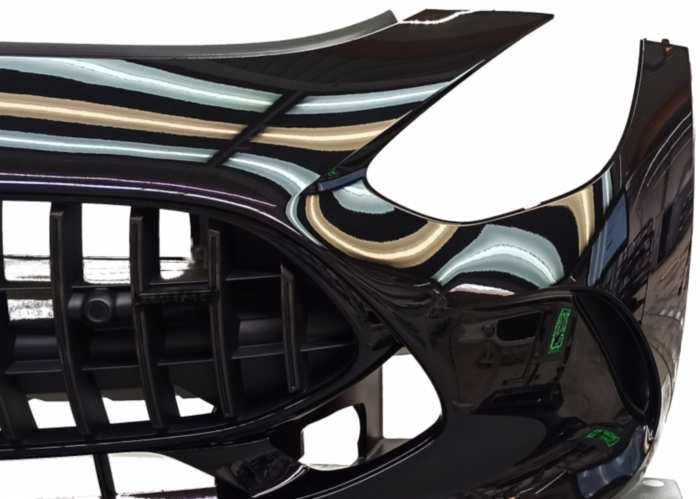 Mercedes AMG BR192 Front- (Bild), Heckverkleidung und Seitenschweller.</br>Projektthemen: Appearance, 
	  Anpassung Lackierprogramme, Auftragsverhältnisse, Balancing, Wave, Color matching, Reproduzierbarkeit